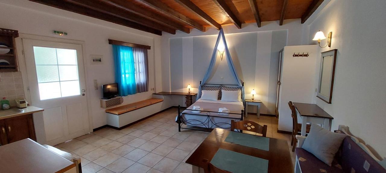 Ο Μπαξεσ Apartment Livadi  Exterior photo