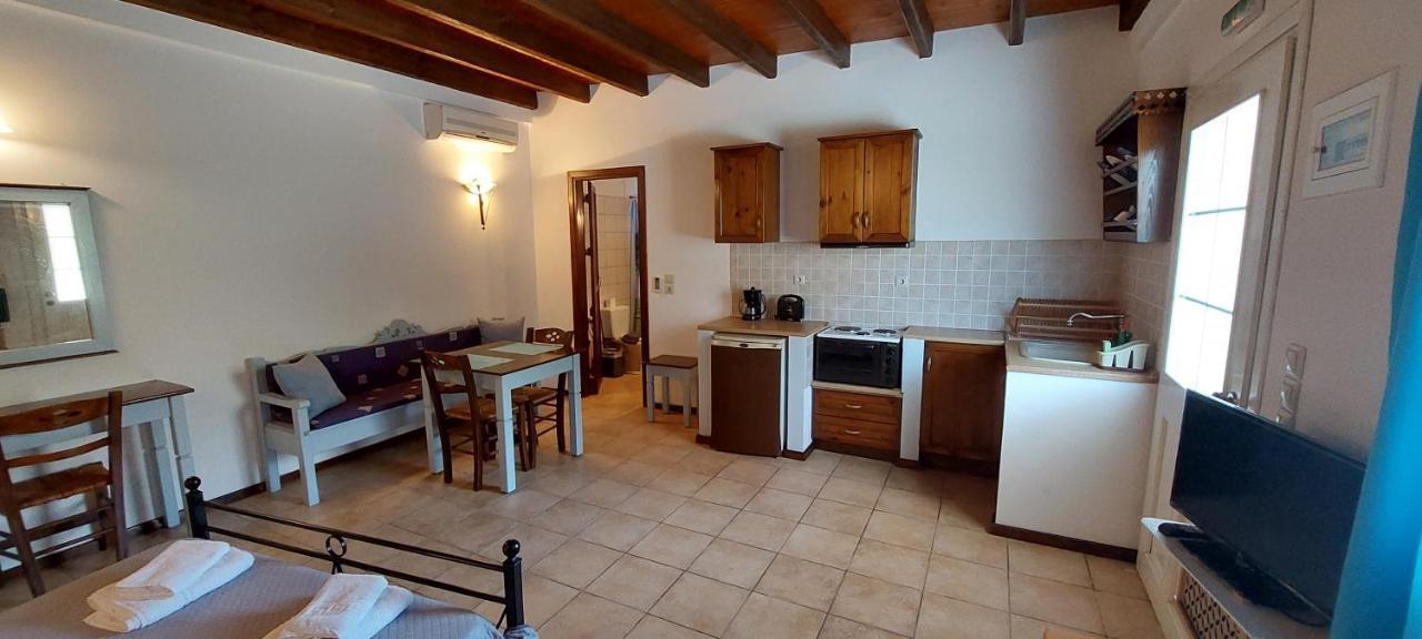 Ο Μπαξεσ Apartment Livadi  Exterior photo