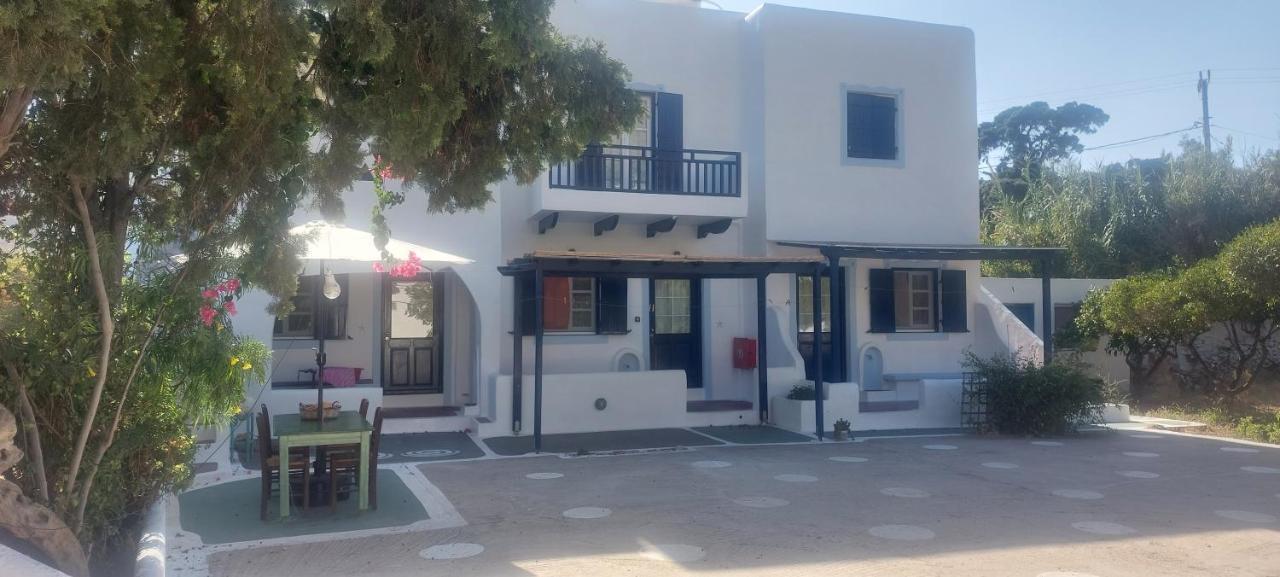 Ο Μπαξεσ Apartment Livadi  Exterior photo