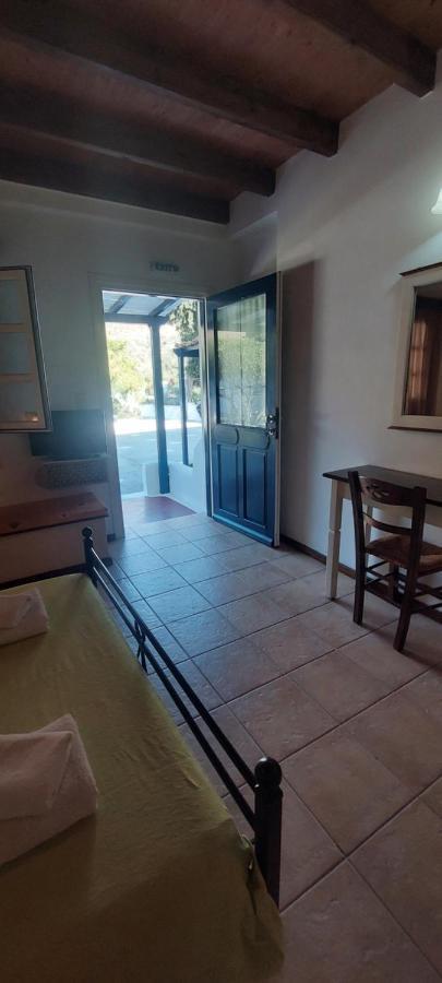 Ο Μπαξεσ Apartment Livadi  Exterior photo